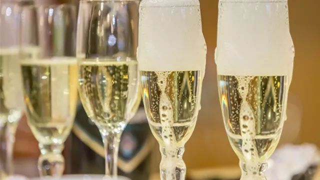 起泡酒和香檳的區(qū)別，千萬(wàn)別鬧笑話了