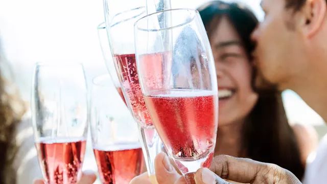 起泡酒是屬于什么酒_酒起泡屬于是什么原理_酒起泡泡多是什么原因