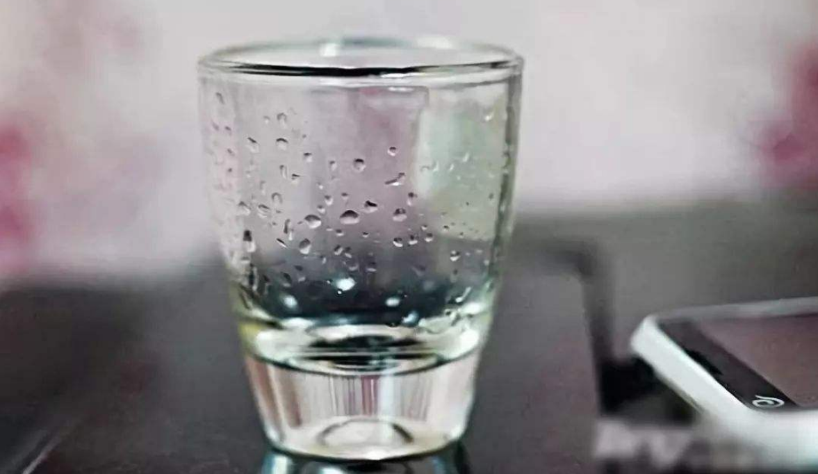 一瓶紅酒多少毫升_紅酒毫升數(shù)_紅酒一毫升等于多少克水