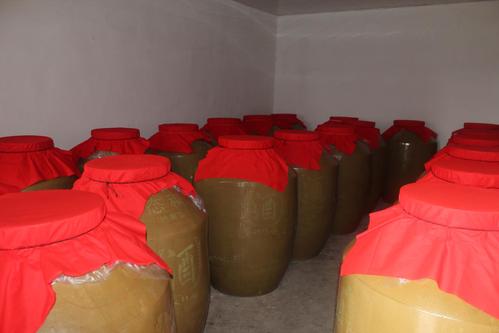 白酒辣嗓子會(huì)損壞嗓子嗎_不辣嗓子的白酒_白酒辣嗓子