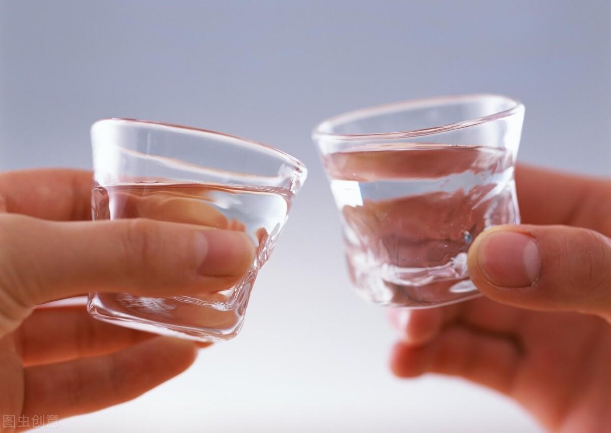 胖的人喝酒會(huì)不會(huì)長(zhǎng)胖_喝什么酒不容易長(zhǎng)胖_胖喝容易酒長(zhǎng)斑嗎