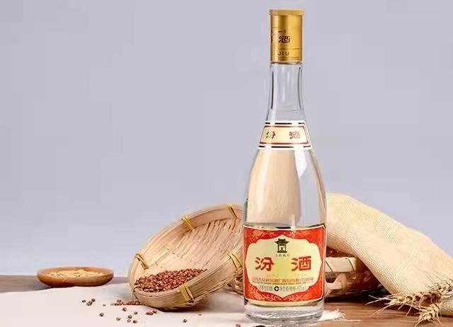 這4款名酒，都是傳承自評酒會上獲獎的酒，不到50元，還是純糧酒